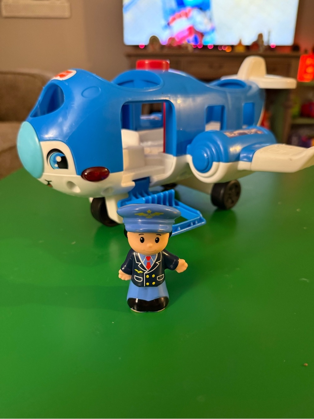 Fisher-Price little people plain with pilot